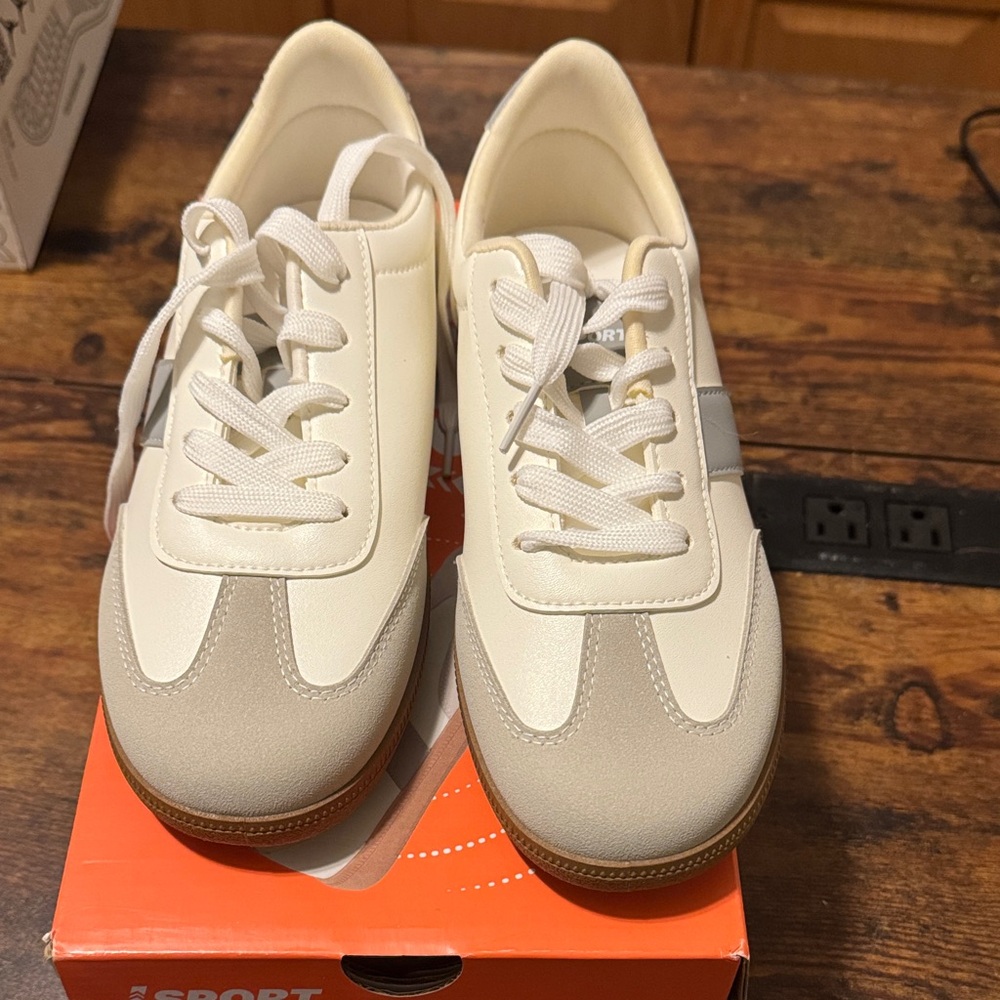 JSport Cecily Women's White/Gray Sneakers size 7 NEW